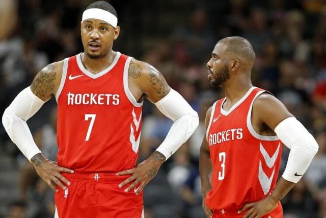 拉拉维亚晒照庆祝客场之旅结束（拉拉维亚晒照庆祝客场征程收官）