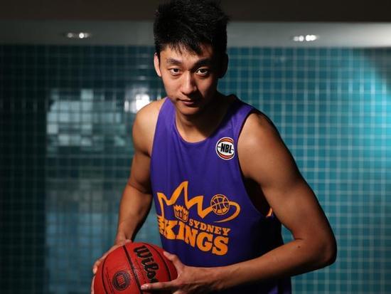 官方：英格兰名哨奥利弗将执法欧冠皇马客战奥林匹亚科斯（官宣：英格兰名哨奥利弗执法欧冠，皇马客场挑战奥林匹亚科斯）