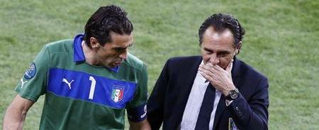 莫兰特和克莱赛后互喷险些爆发冲突，被队友和教练组及时拉开（赛后莫兰特与克莱激烈对喷险酿冲突，队友与教练组迅速拉架）