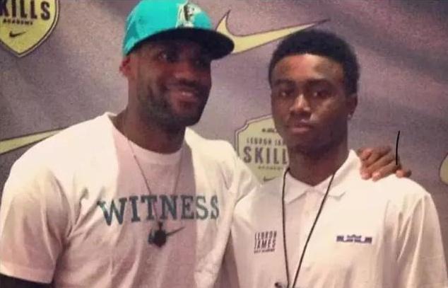 彭啸：说不遗憾是假的，更希望并肩作战过的兄弟们能越来越好（彭啸：不可能不遗憾，更希望并肩作战的兄弟越来越好）