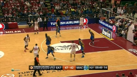 进攻状态惨淡！勇士&鹈鹕首节三分21中2仅得35分（进攻低迷：勇士与鹈鹕首节三分21投仅2中，合计仅35分）